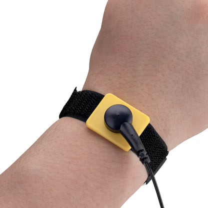 StarTech.com Antistatic Wrist Strap with Grounding Cable, ESD Safe Band with 5ft / 1.5m Detachable Cord, Prevent Electrostatic Discharge, Adjustable Fit, TAA