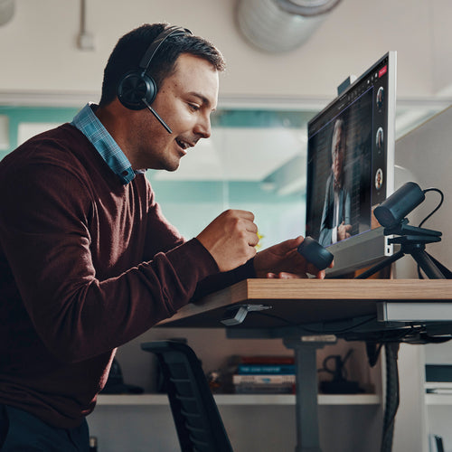 HP Poly Voyager Focus 2 USB-C-C Headset +USB-C/A Adapter