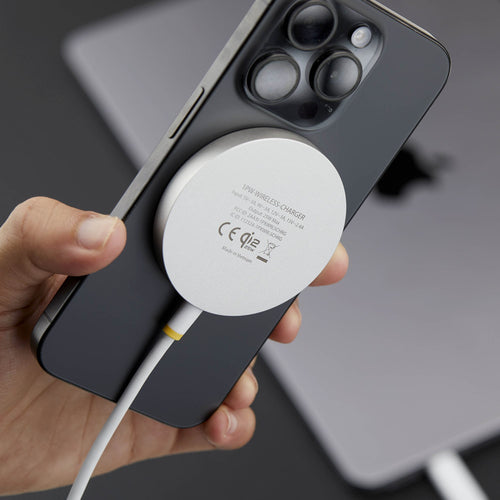 StarTech.com Qi2.2 Certified 25W Magnetic Wireless Charging Pad with 6.6ft (2m) USB-C Tethered Cable, MagSafe Compatible for iPhone 17/16 Pro/Pro Max, White