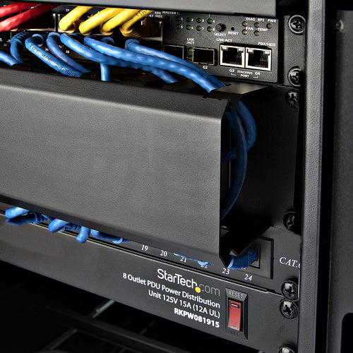 StarTech.com Horizontal 2U Server Rack Cable Management Finger Duct w/ Cover - 19" Network Rack Wire Duct Raceway Panel - Slotted Wire Duct